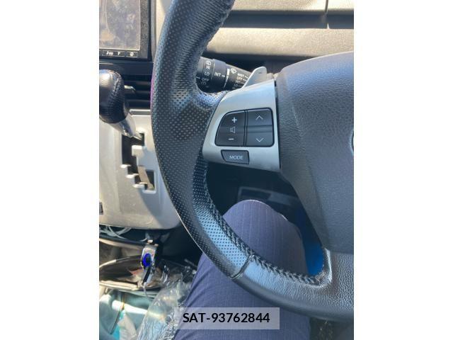 Toyota NOAH 2012-02 7217161-14
