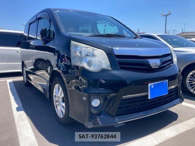 Toyota NOAH 2012-02 7217161-1