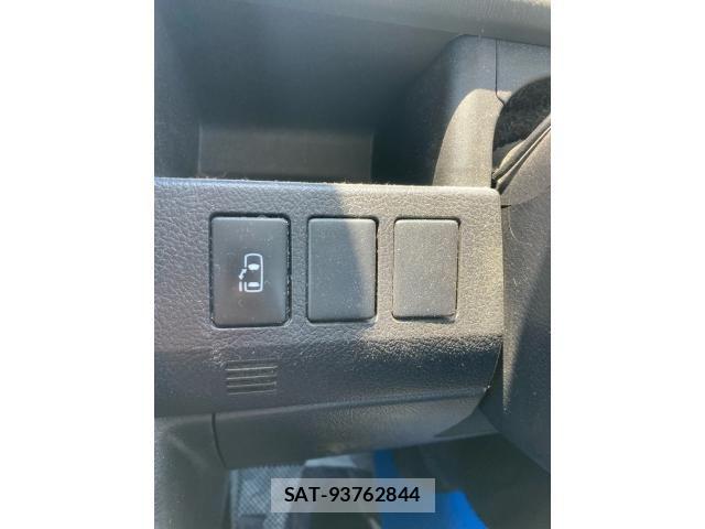 Toyota NOAH 2012-02 7217161-20