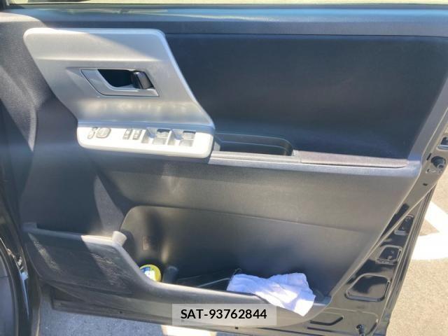 Toyota NOAH 2012-02 7217161-7