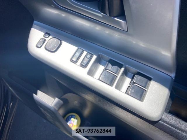 Toyota NOAH 2012-02 7217161-8