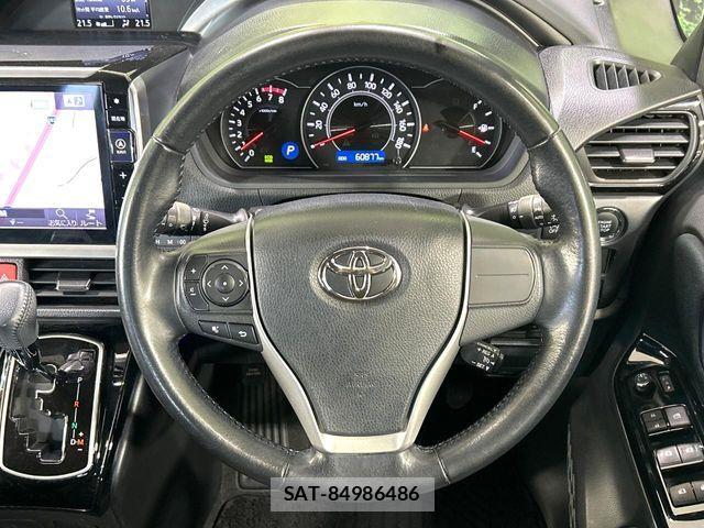 Toyota NOAH 2017-10 7222779-11