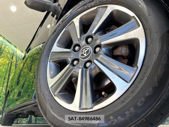 Toyota NOAH 2017-10 7222779-12
