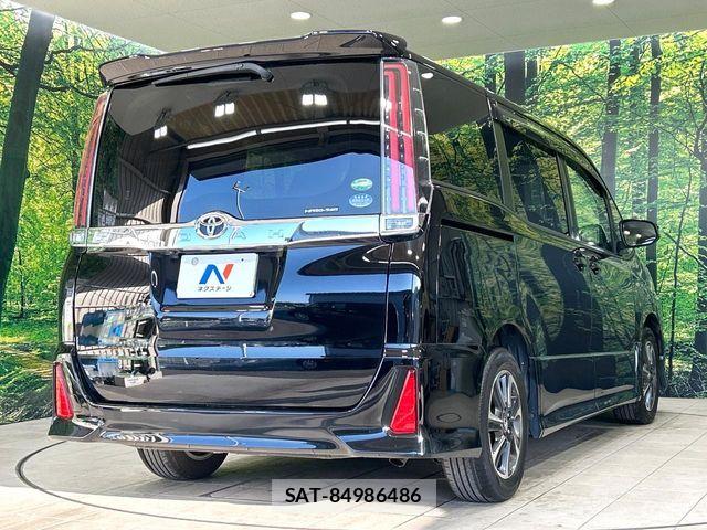 Toyota NOAH 2017-10 7222779-17
