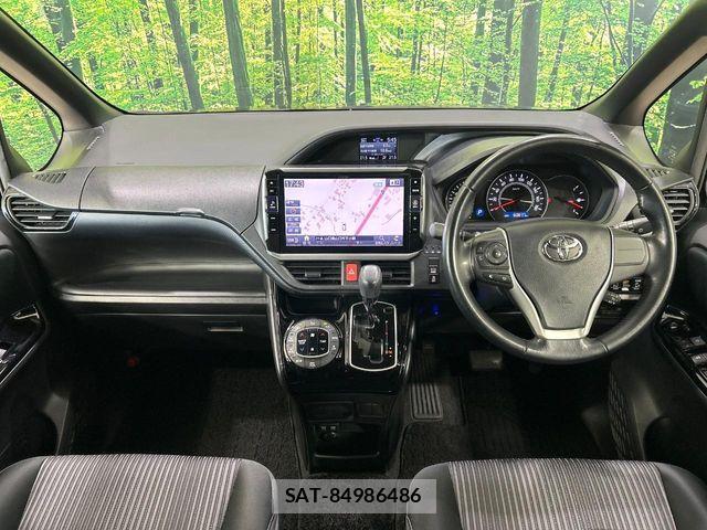 Toyota NOAH 2017-10 7222779-1
