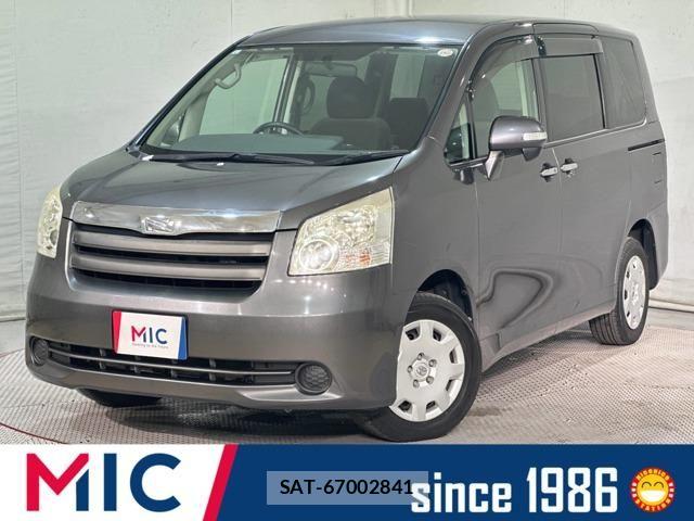 Toyota NOAH 2009-06 7215958-0