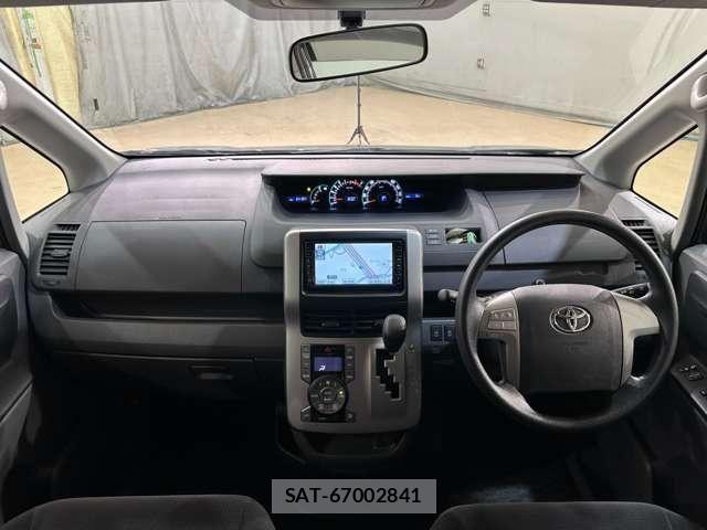 Toyota NOAH 2009-06 7215958-17
