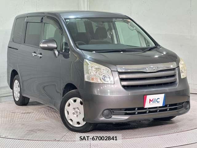 Toyota NOAH 2009-06 7215958-1