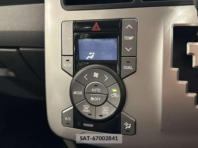 Toyota NOAH 2009-06 7215958-24