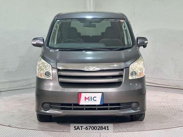 Toyota NOAH 2009-06 7215958-2