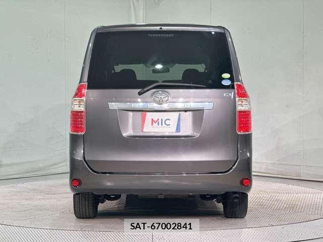Toyota NOAH 2009-06 7215958-5
