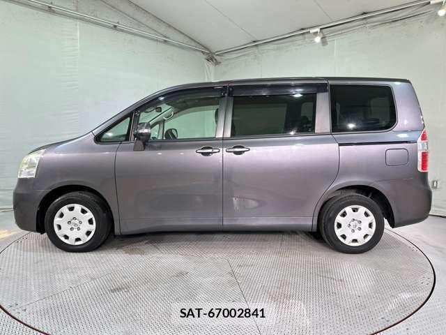 Toyota NOAH 2009-06 7215958-7