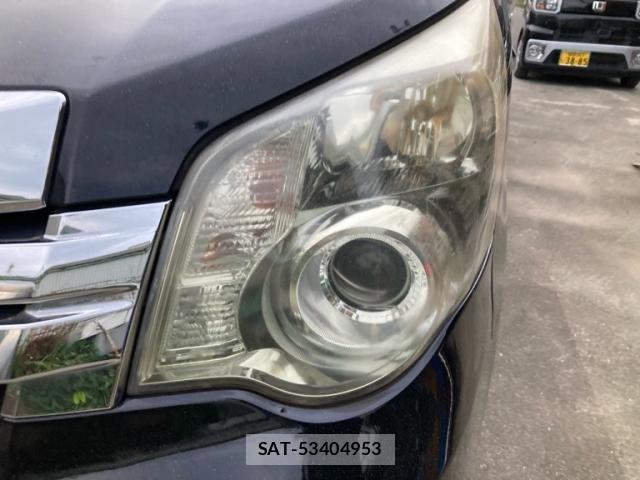 Toyota NOAH 2011-01 7222767-11