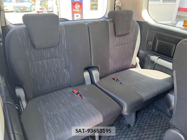 Toyota NOAH 2011-02 7222772-9