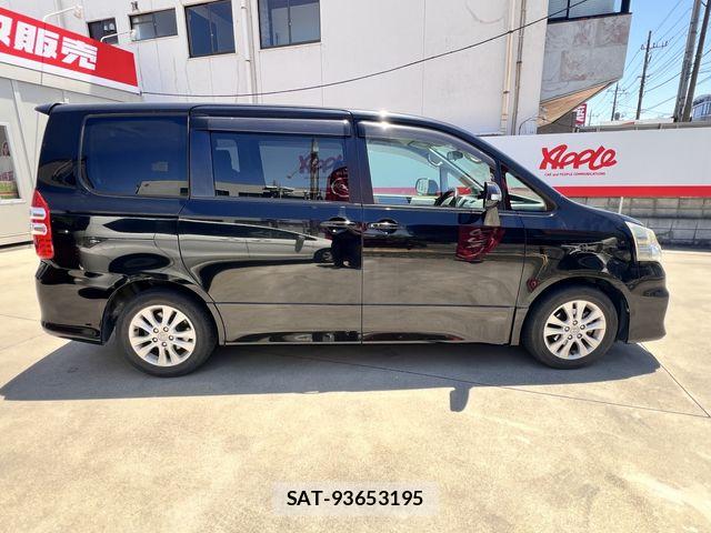 Toyota NOAH 2011-02 7222772-19