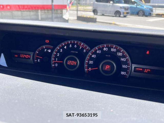 Toyota NOAH 2011-02 7222772-3
