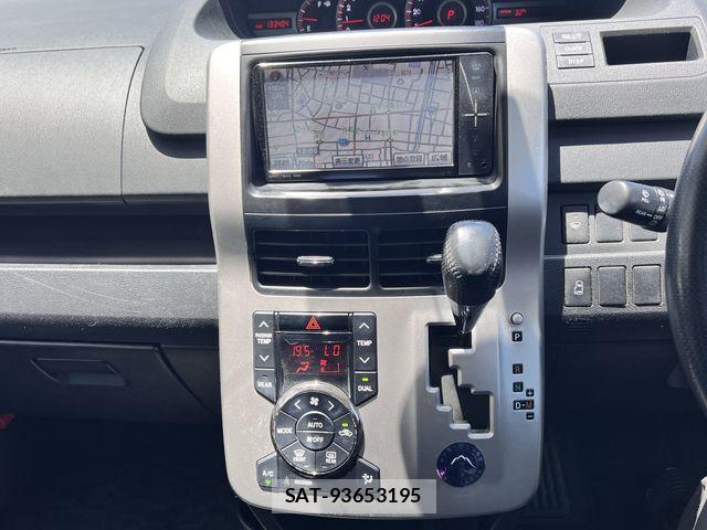 Toyota NOAH 2011-02 7222772-4