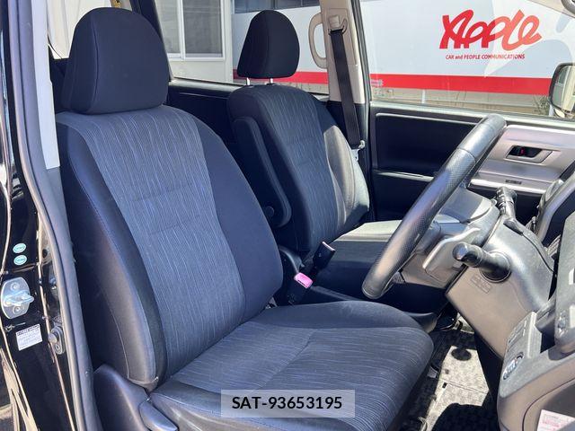 Toyota NOAH 2011-02 7222772-7