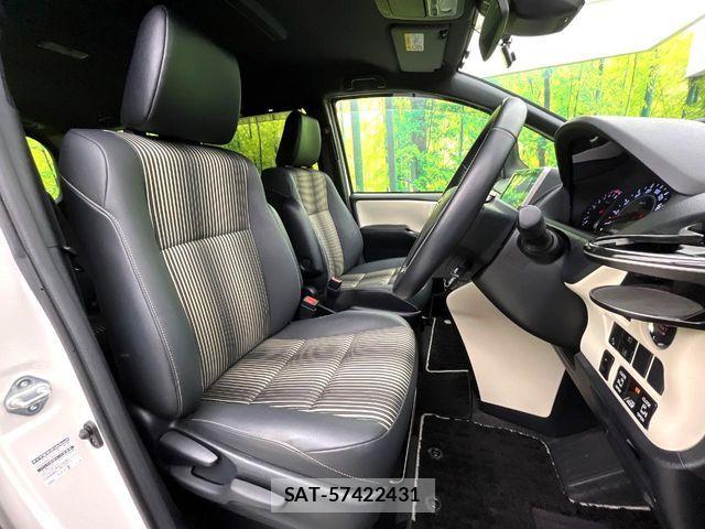 Toyota NOAH 2019-09 7222784-7