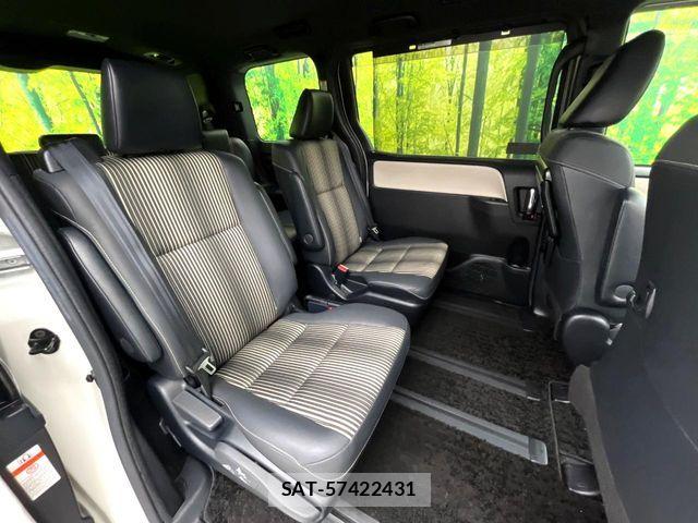 Toyota NOAH 2019-09 7222784-8