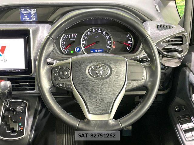 Toyota NOAH 2014-03 7222773-11