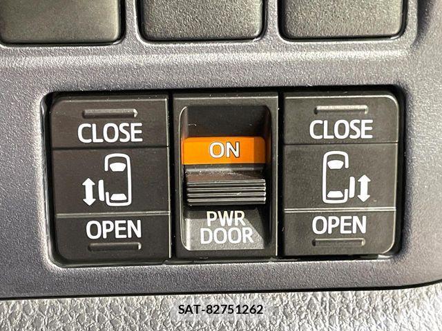 Toyota NOAH 2014-03 7222773-4