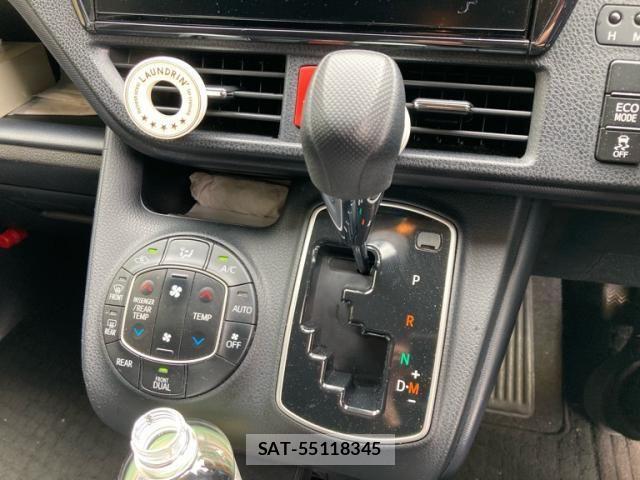 Toyota NOAH 2016-07 7222777-12