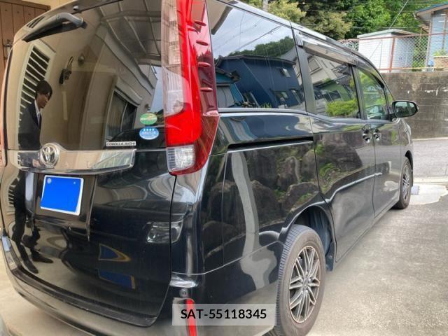 Toyota NOAH 2016-07 7222777-4