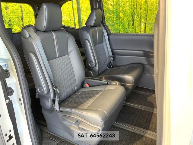 Toyota NOAH 2023-01 7222795-8