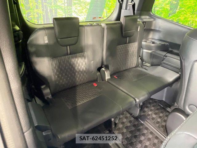 Toyota NOAH 2023-04 7222801-9