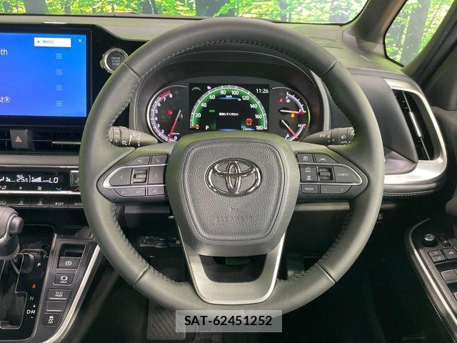 Toyota NOAH 2023-04 7222801-11