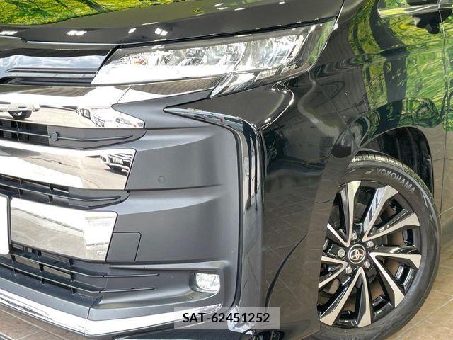 Toyota NOAH 2023-04 7222801-12