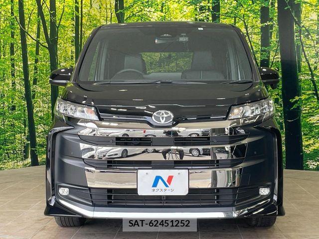 Toyota NOAH 2023-04 7222801-14