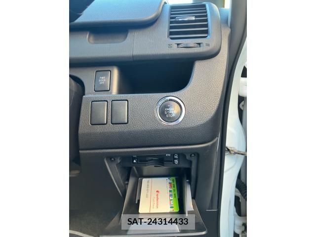 Toyota NOAH 2011-09 7222769-11