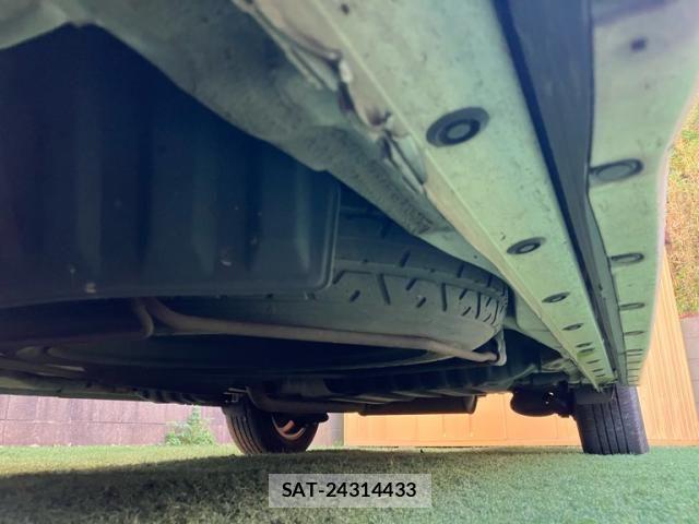 Toyota NOAH 2011-09 7222769-19