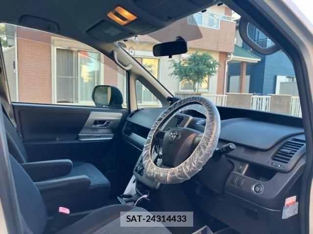 Toyota NOAH 2011-09 7222769-8