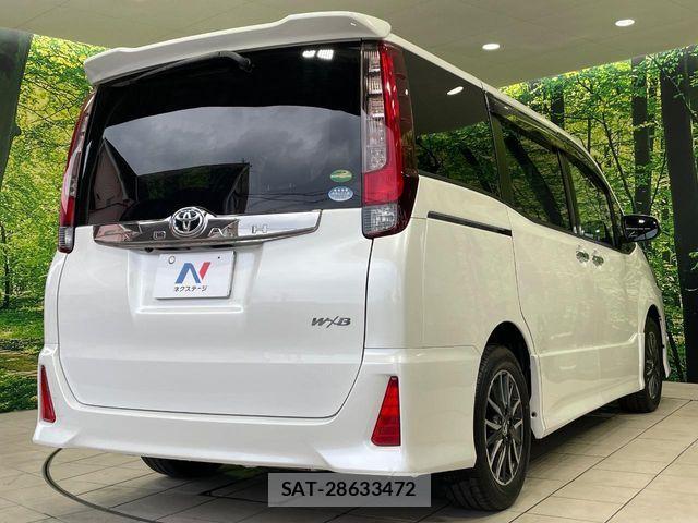 Toyota NOAH 2017-01 7222775-16