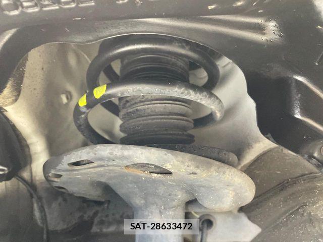 Toyota NOAH 2017-01 7222775-19