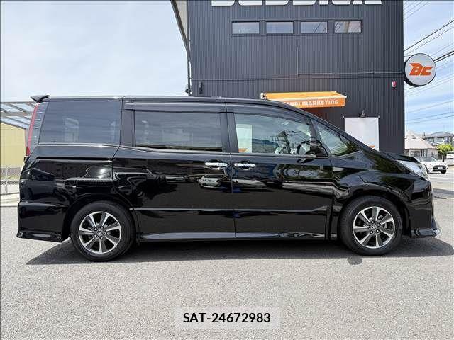 Toyota NOAH 2020-07 7222792-6