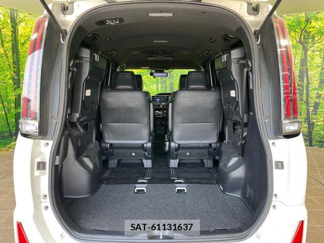 Toyota NOAH 2018-11 7222781-10