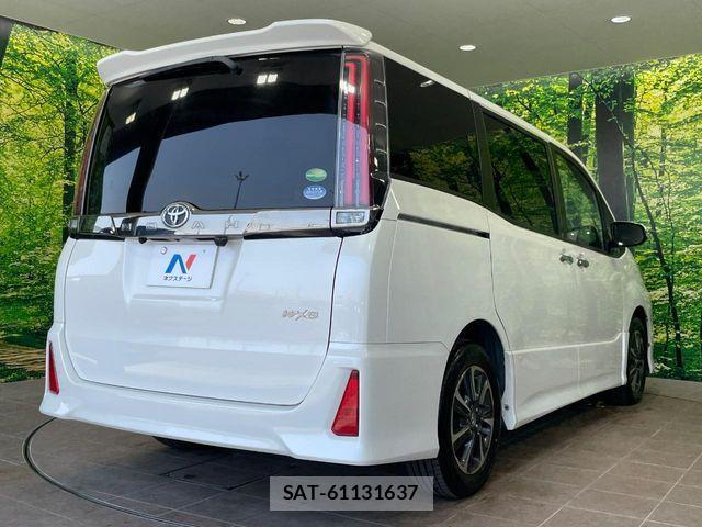Toyota NOAH 2018-11 7222781-17