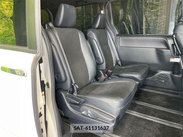 Toyota NOAH 2018-11 7222781-8