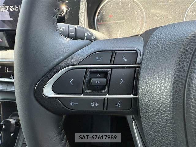 Toyota NOAH 2023-08 7215801-21