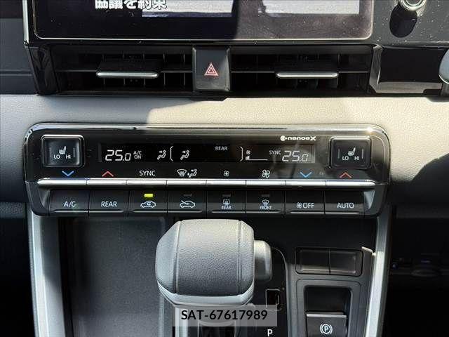 Toyota NOAH 2023-08 7215801-26