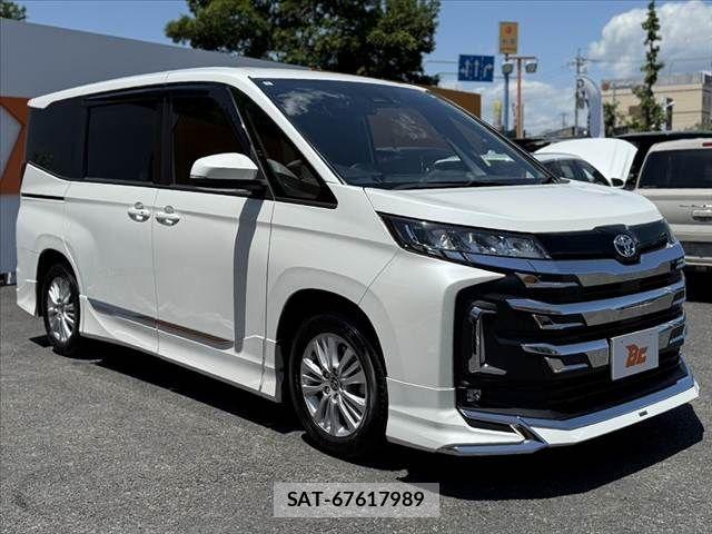 Toyota NOAH 2023-08 7215801-7