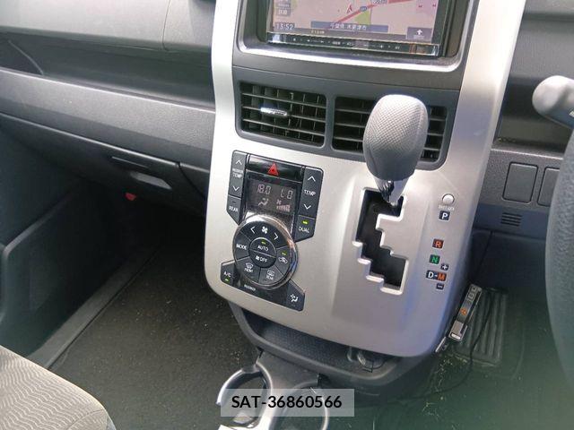 Toyota NOAH 2013-04 7222771-9
