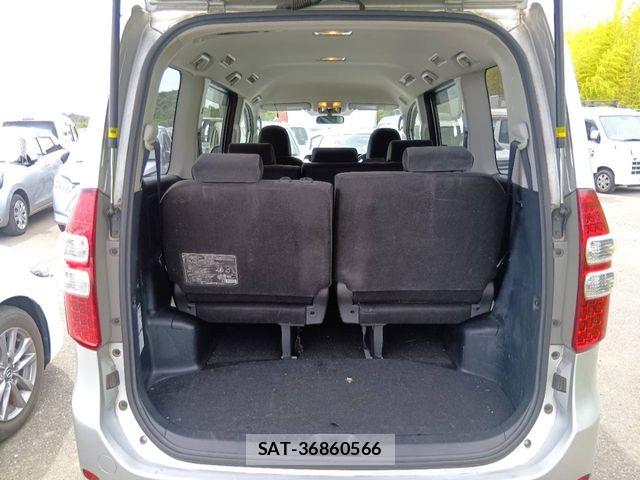 Toyota NOAH 2013-04 7222771-5