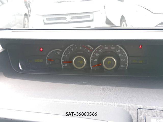 Toyota NOAH 2013-04 7222771-6