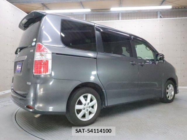 Toyota NOAH 2010-02 7222766-1