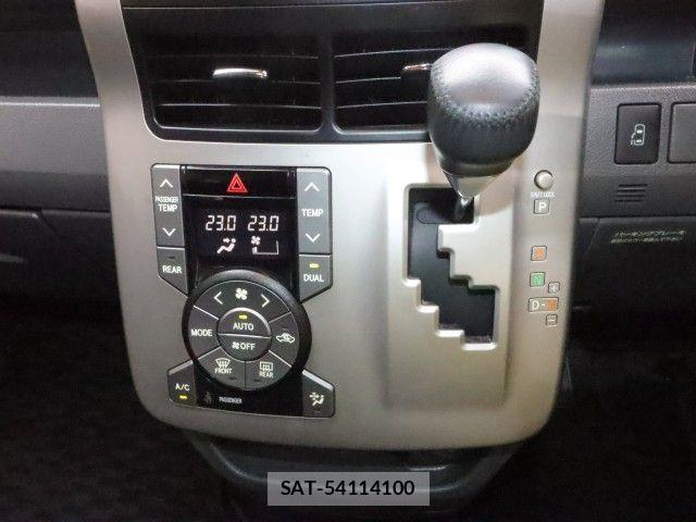 Toyota NOAH 2010-02 7222766-22